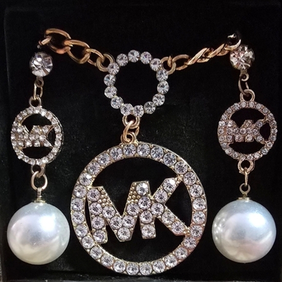 Michael Kors Gold Logo Necklace with Pearl Earrings - Picture 6 of 6